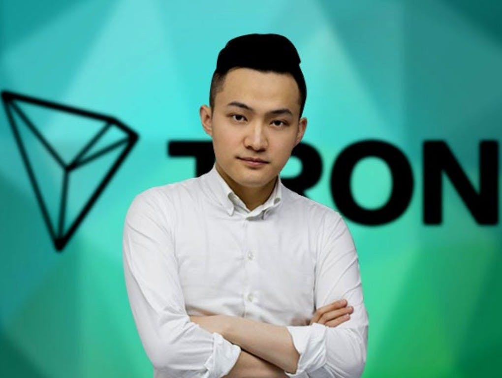 Gambar Justin Sun dari Tron Tantang PayPal untuk Kolaborasi: Apakah Kemitraan Besar Akan Terjadi?