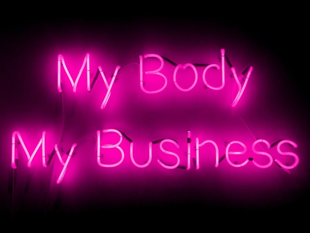 Gambar Rayakan Hari Perempuan Internasional, Sotheby’s dan UnicornDAO Lakukan Lelang NFT “My Body, My Business”!