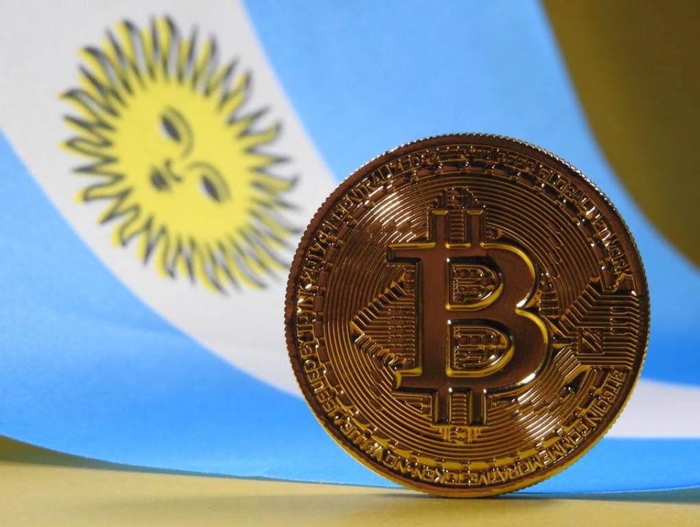 Gambar Belanja Pakai USDT? Tether dan KriptonMarket Hidupkan Pasar Sentral Buenos Aires Argentina!