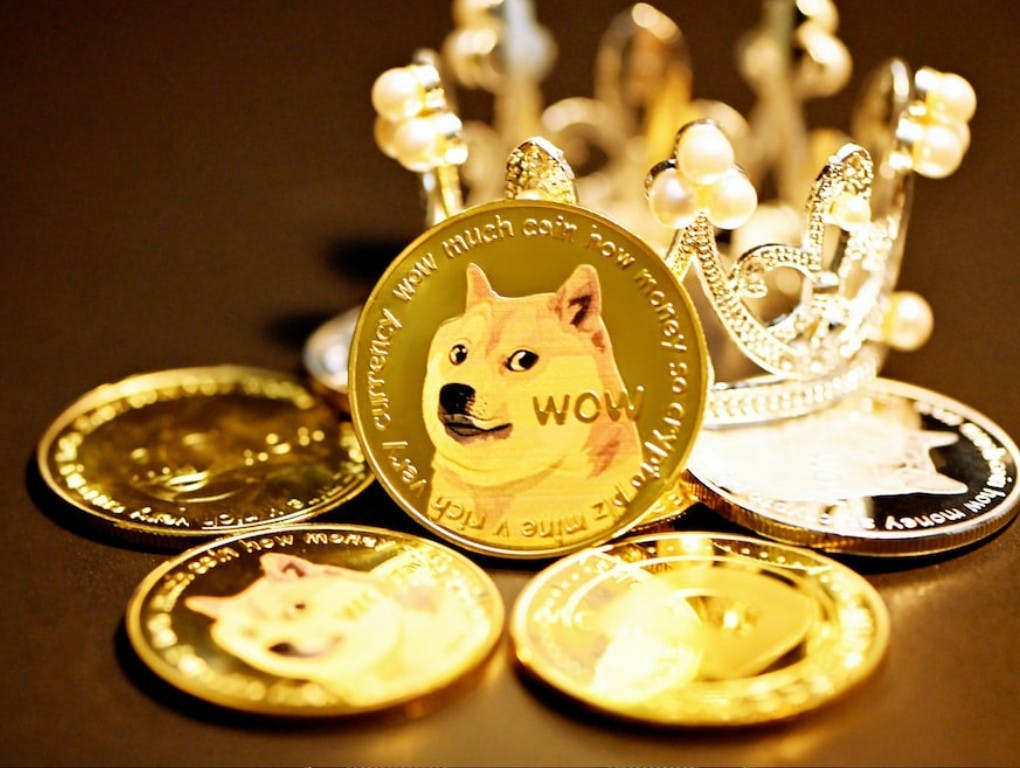 Gambar Dogecoin: Mungkinkah Sang Memecoin Kembali Menggonggong di Agustus 2024?