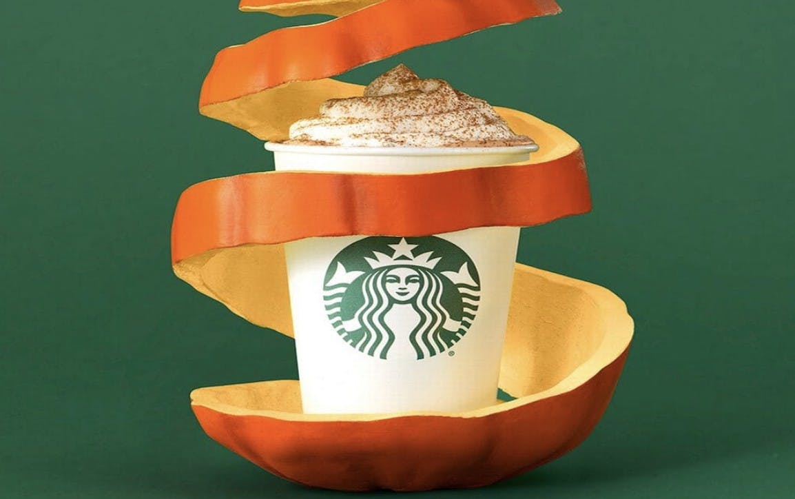 Gambar Starbucks Rayakan 20 Tahun Pumpkin Spice Latte dengan NFT, Kamu Mau Coba?