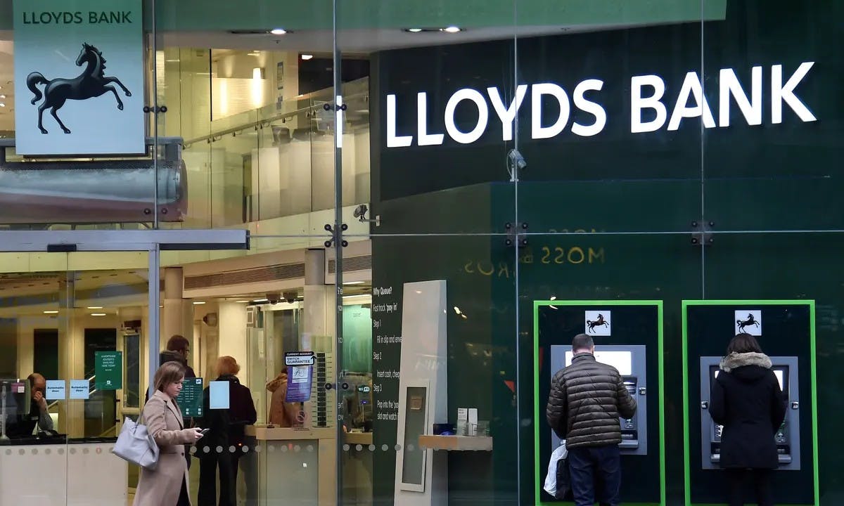 Gambar Peringatan Mendesak dari Lloyds Bank: Ancaman Penipuan Investasi Crypto Meningkat!