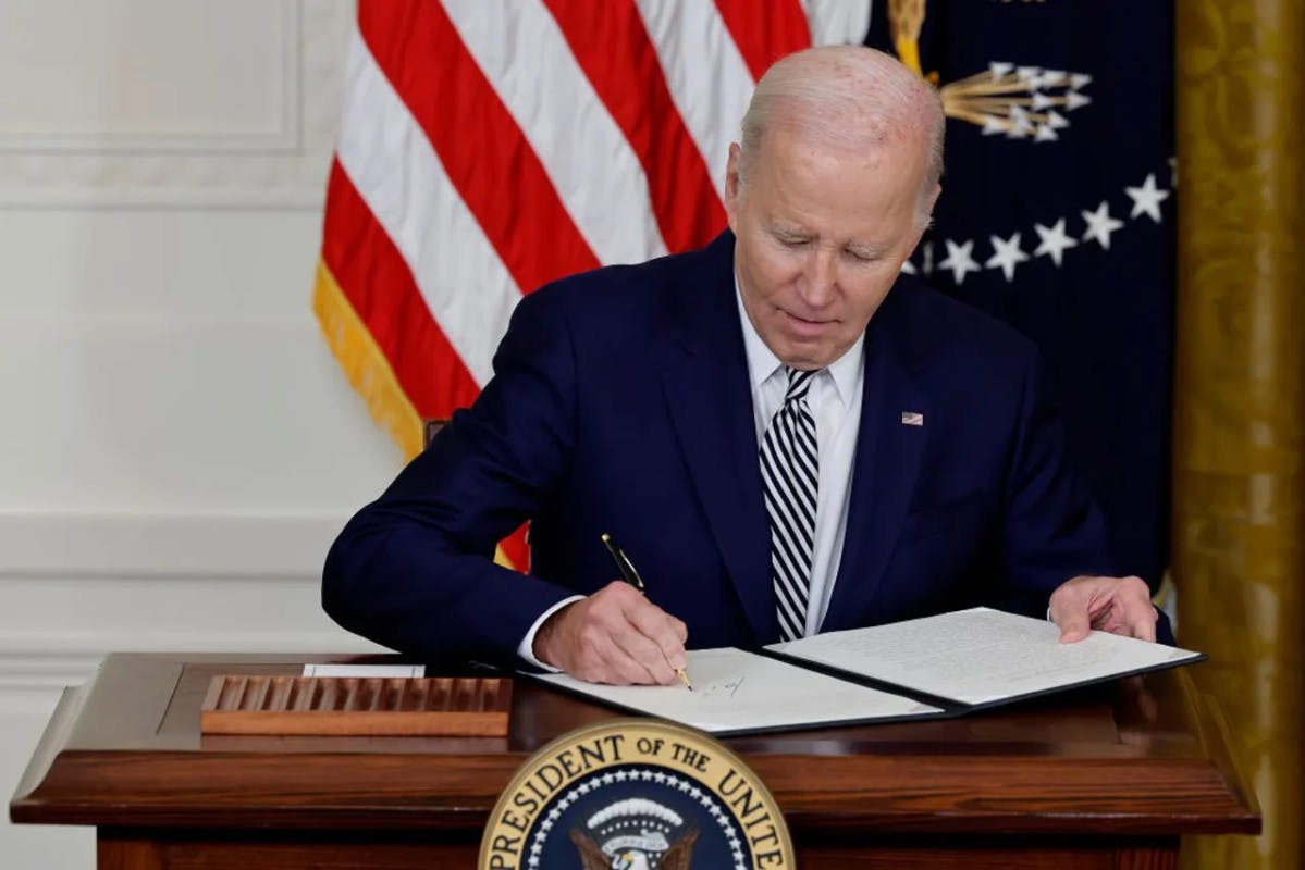 Gambar Perintah Eksekutif AI Pertama di AS Diluncurkan oleh Joe Biden! Seperti Apa Regulasinya?