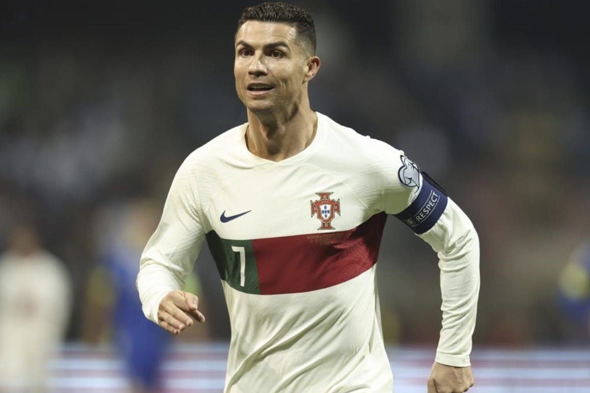 Gambar Cristiano Ronaldo Umumkan Peluncuran Koleksi NFT Ke-4 di Binance!