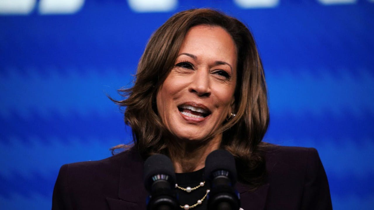 Gambar Steve Forbes Kritik Kebijakan Kamala Harris: Ancaman bagi Kelas Menengah?