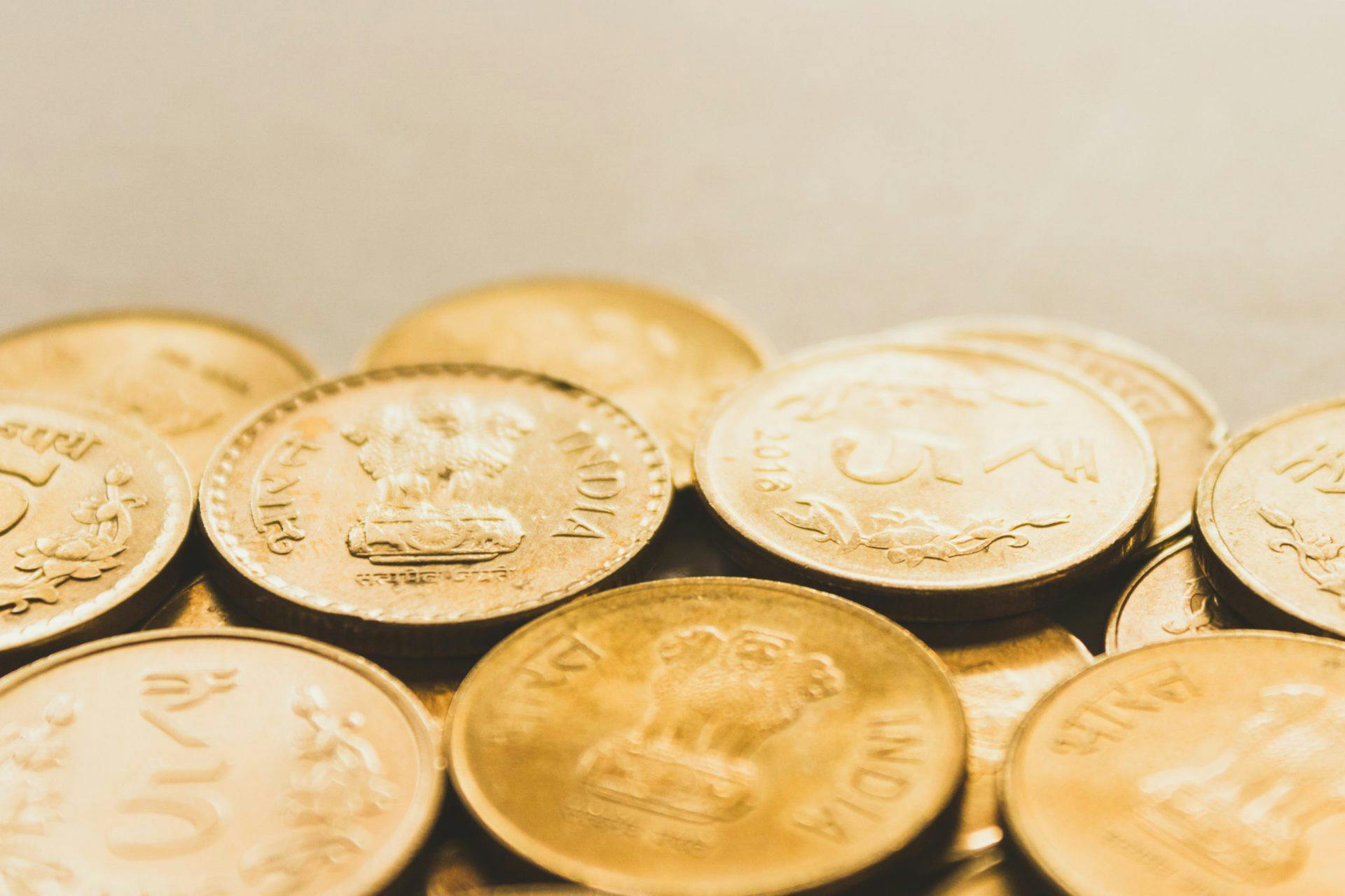 Gambar Harga Emas Hari Ini Naik, Bagaimana Dengan Bitcoin?
