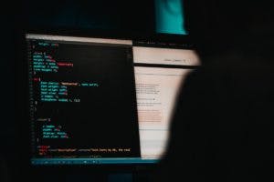 Hacker: Pengertian, Keterampilan dan Jenis-Jenisnya