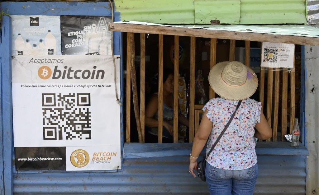 Gambar Setelah Amerika Serikat, Studi Ungkap El Salvador Jadi Negara yang Paling Tertarik Bitcoin!