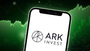 ARK Invest Alihkan Fokus dari Coinbase ke Robinhood dan SoFi, Implikasi bagi Pasar Crypto!