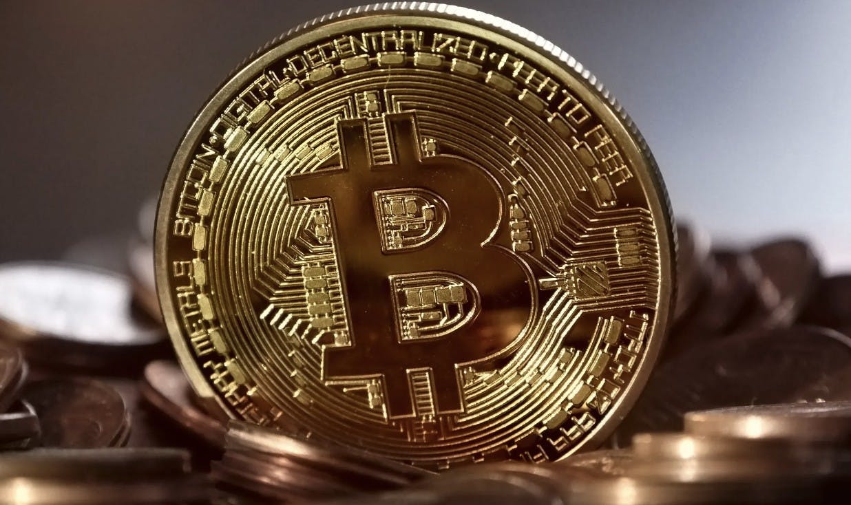 Gambar Bitcoin Bersiap untuk Puncak Baru, Namun Terhempas oleh Liquidasi Pasar